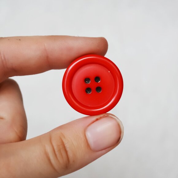 Classic Vibrant Ren Button Pin - Picture 3 of 5